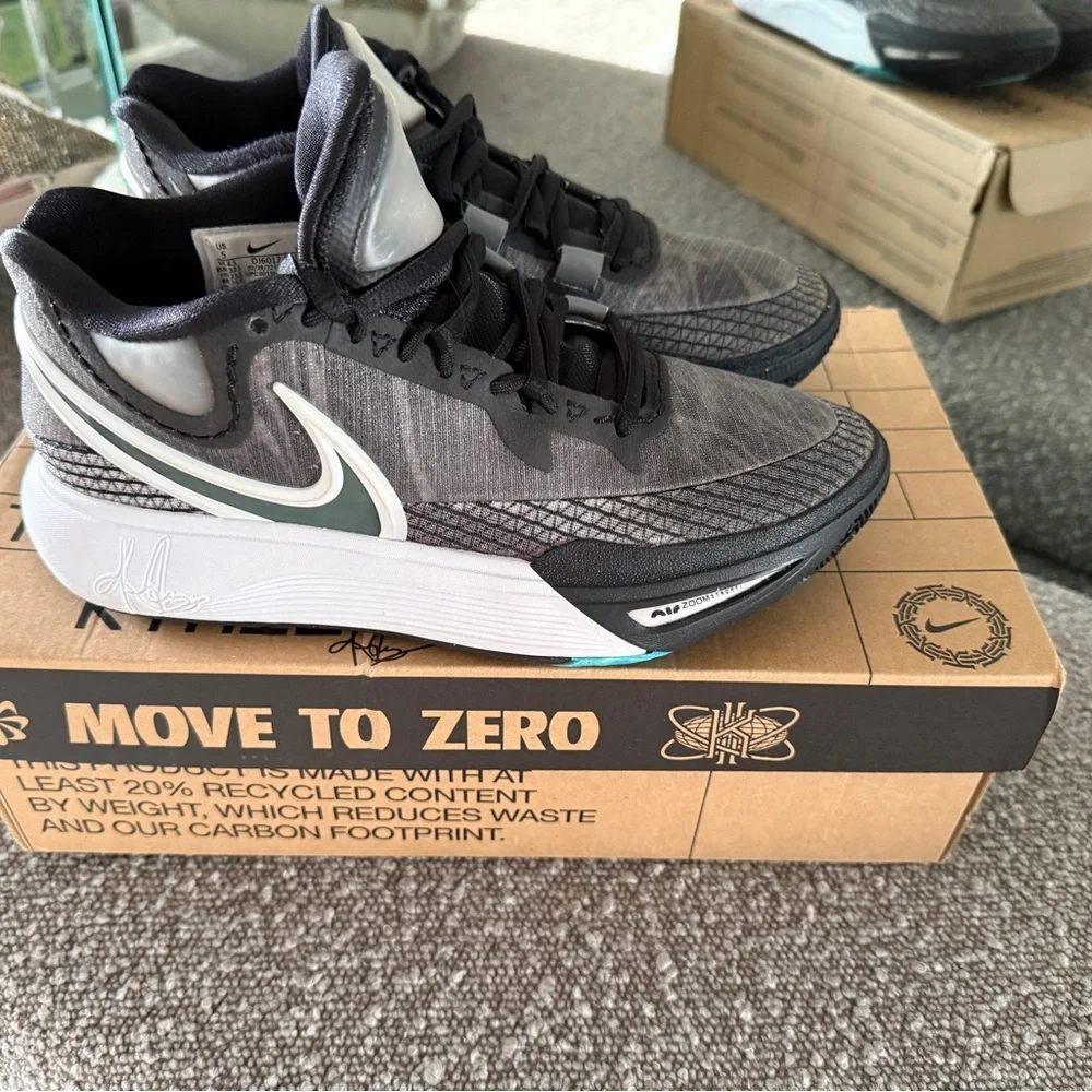 Nike Kyrie 8 Orca Youth Basketball Shoes Size 5Y NWT